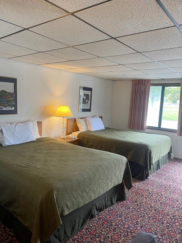 Knights Inn Mackinaw City Eksteriør bilde
