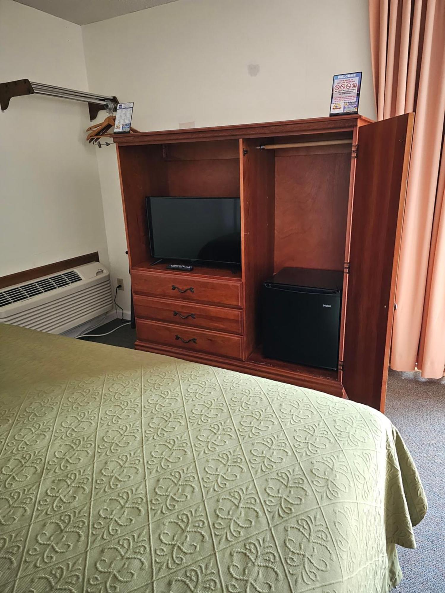 Knights Inn Mackinaw City Eksteriør bilde