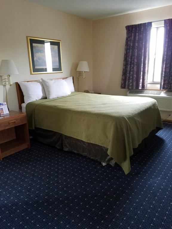 Knights Inn Mackinaw City Eksteriør bilde